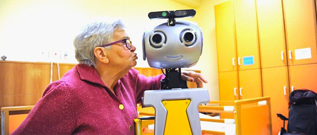 From robots to virtual reality: 4 ways tech can improve seniors’ lives featured image