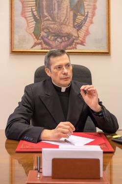 H.E. Dr. Lucio Adrián Ruiz