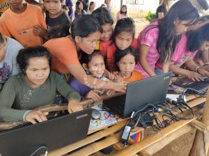 Le désir des enfants autochtones d'accéder à la littératie numérique