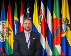 Prof. Luis Adrián Salazar